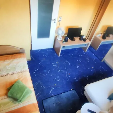 Apartment / Ferienwohnung für 3 bis 4 Gäste Lohfelden