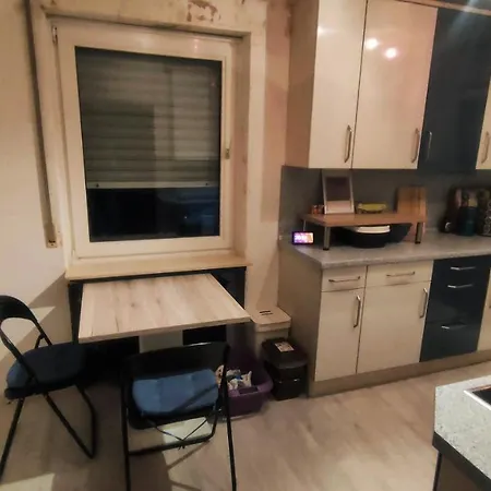 Apartment / Ferienwohnung für 3 bis 4 Gäste * Lohfelden